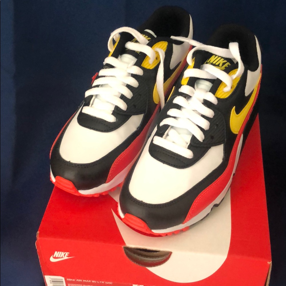 Kids Nike Air Max 90 NWT 3.5Y
